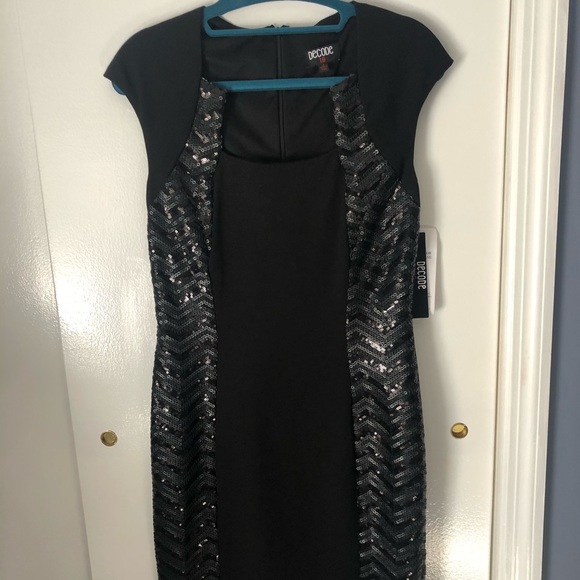 Decode Black Evening Dress Sequin sides Size 2 - Picture 3 of 7